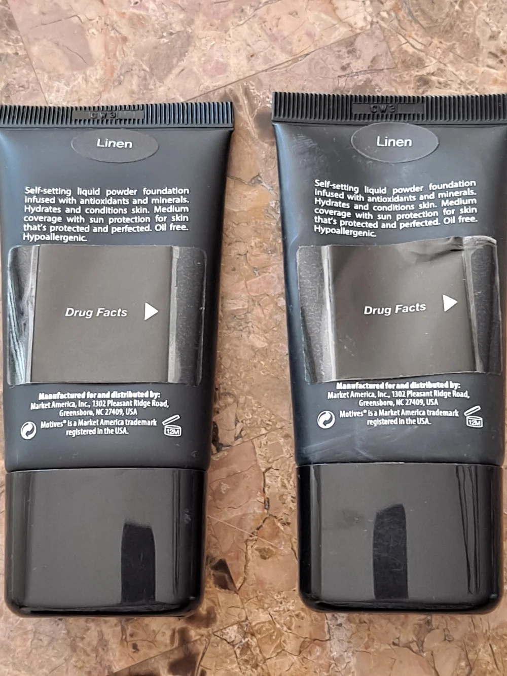 2 Motives Cosmetics Liquid Powder Mineral Foundation in Linen